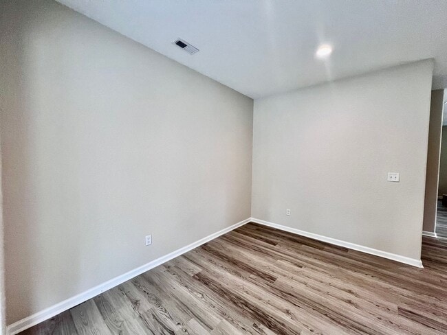 Building Photo - Gorgeous new construction in Norfolk!