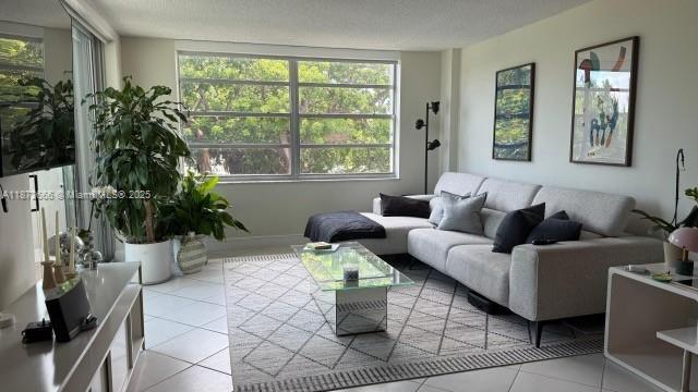 Building Photo - 150 SE 25th Rd