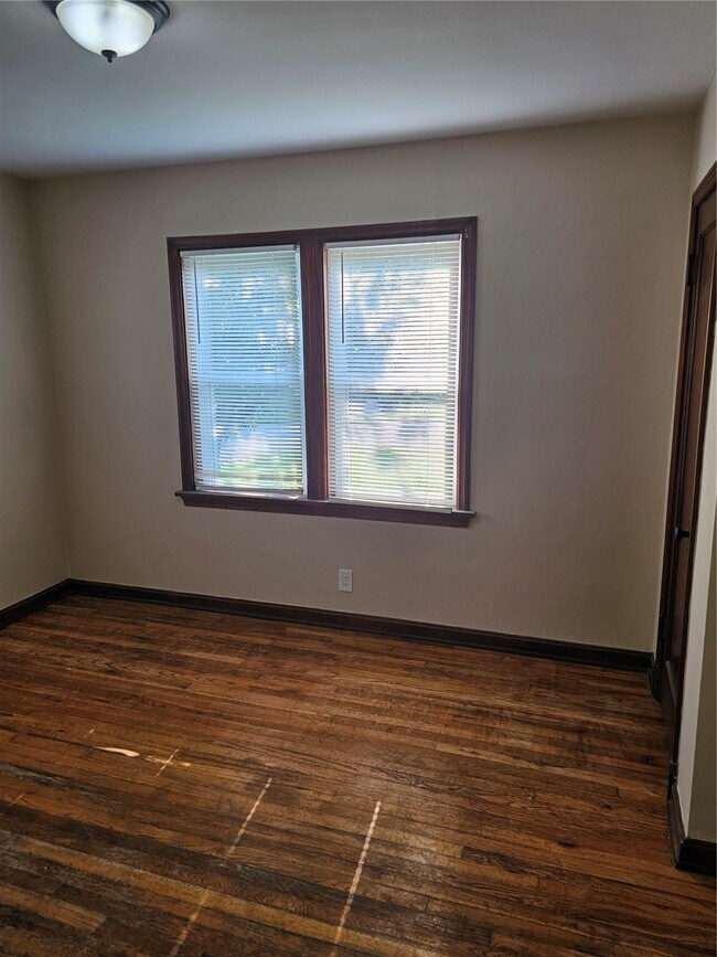 Building Photo - 1636 Quendo Ave