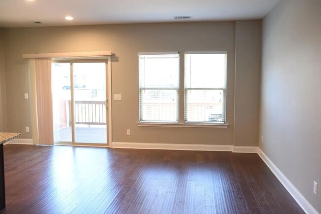 Building Photo - Stylish Apex Townhome Near Beaver Creek Shopping & Dining