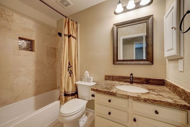 Building Photo - READY TO VIEW NOW! Gorgeous Gilbert Home w...