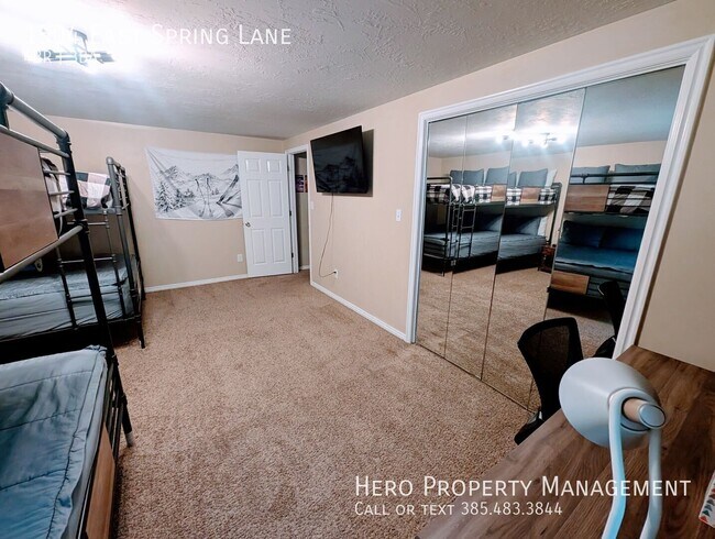 Building Photo - 1504 Spring Ln