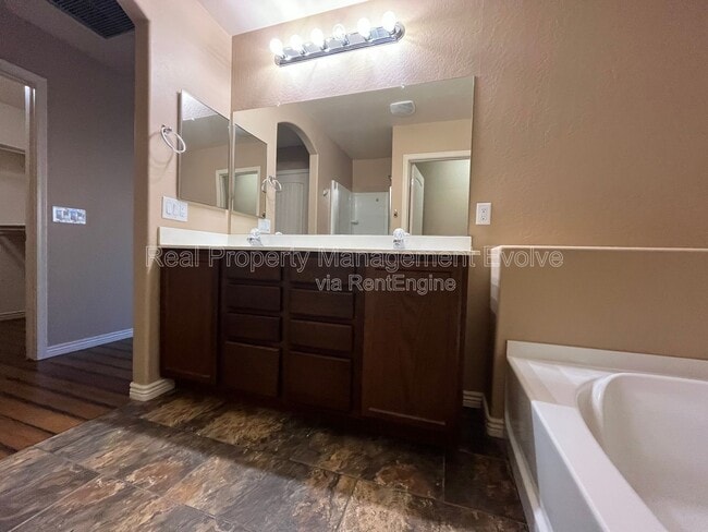 Building Photo - 12022 W Morning Dove Dr