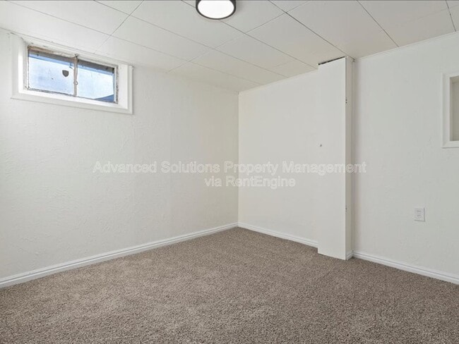 Building Photo - 1150 Simondi Ave