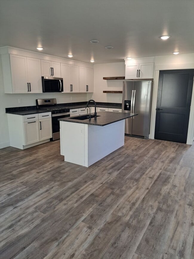 Building Photo - 3 B Raven Rdg Rd