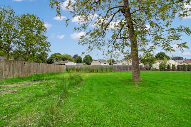 Building Photo - 34 Livingston St