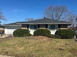 Building Photo - 813 Stowell Ave