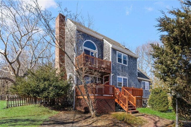 Building Photo - 1059 E Shore Rd