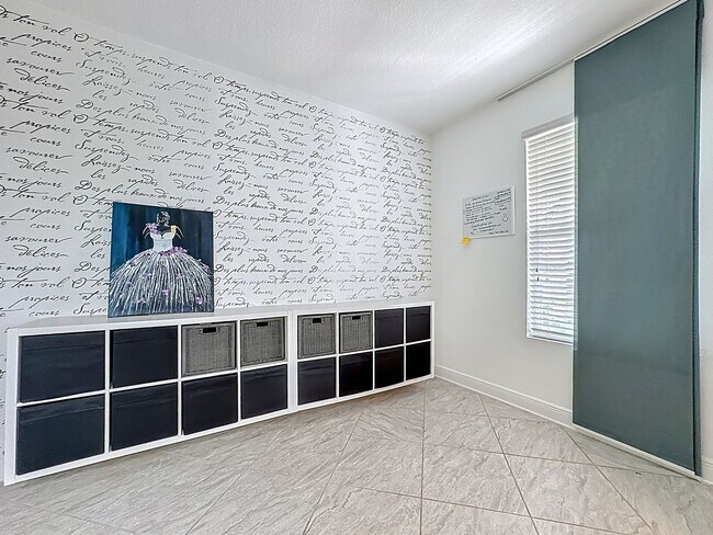 Building Photo - FURNISHED 4 Bedroom House + Office + Home ...