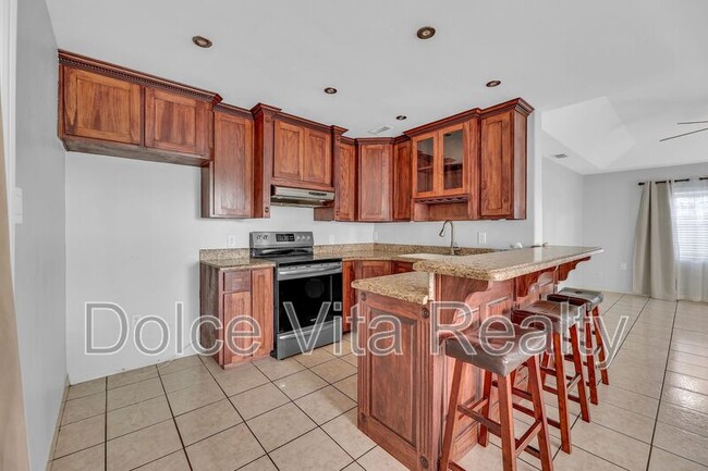 Building Photo - 1329 Shufford St