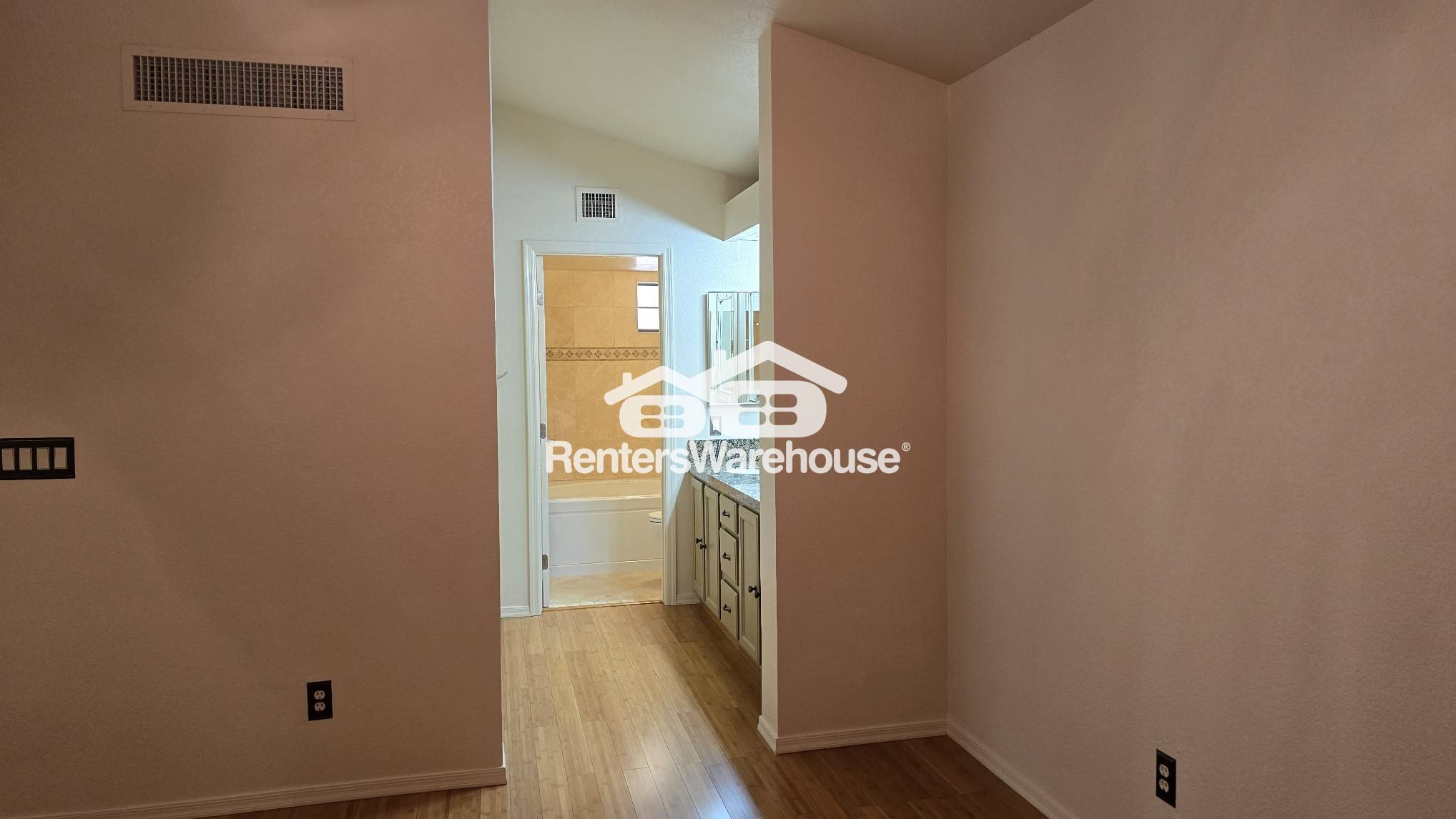 Building Photo - 311 E Suntree St