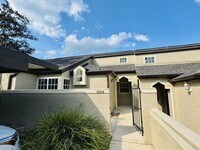 Building Photo - 1 bedroom 1 bath condo in Barclay Place in...