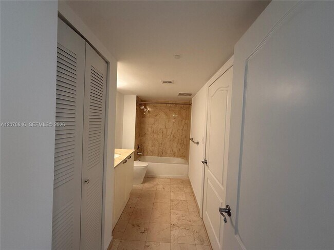Building Photo - 2101 Brickell Ave