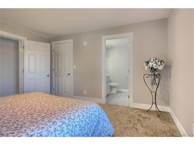 Building Photo - BEAUTIFUL 3bd/2ba Home in Denver, CO! Avai...