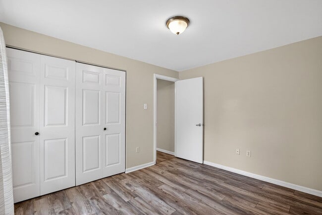 Building Photo - 915 Crystal Rock Rd