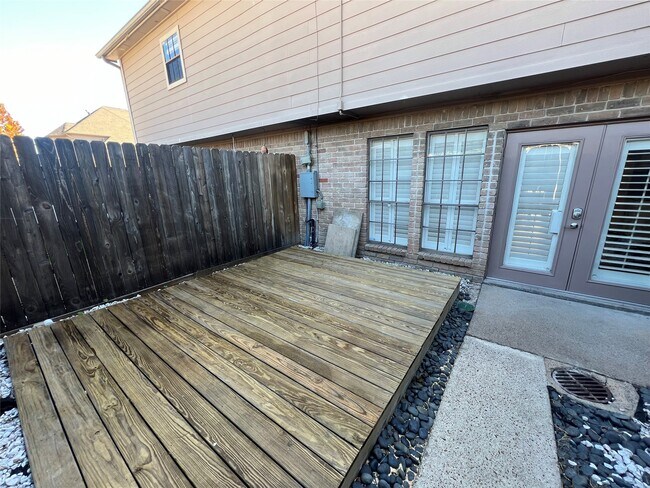 Building Photo - 6700 Richardson Rd