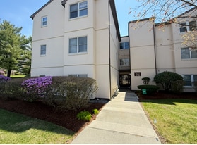 Building Photo - 185 Manville Hill Rd