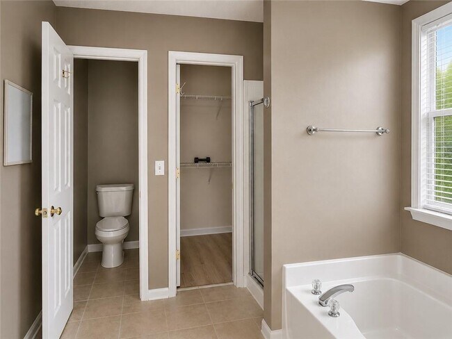 Building Photo - 355 Waddington Trail