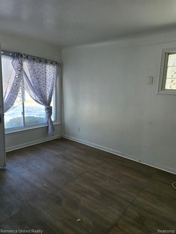 Building Photo - 25006 Midland Ave