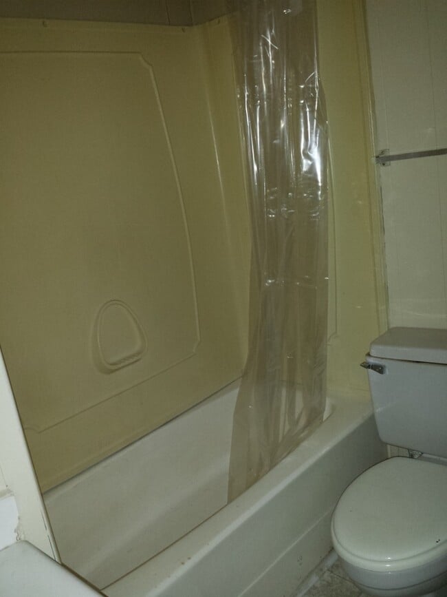 Building Photo - Adorable 2 bedroom 1 bath manufactured home for rent near Combee area!!!