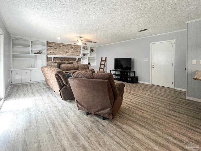 Building Photo - 6843 Lake Charlene Dr