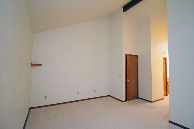 Building Photo - 13360 SW Gallop Ct