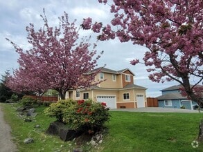 Building Photo - UPDATED CHAFFEY 4 BEDROOOM KINGSTON HOME F...