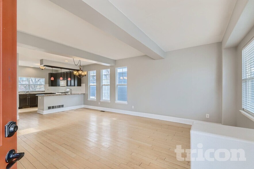 Building Photo - 300 Fieldstone Dr