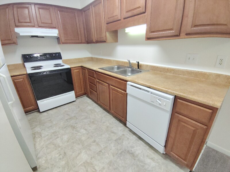 Building Photo - 600 Reusens Rd