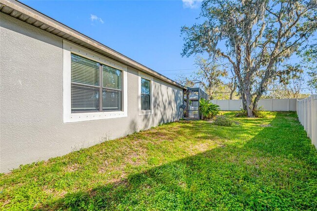 Building Photo - 11652 Palmetto Pine St