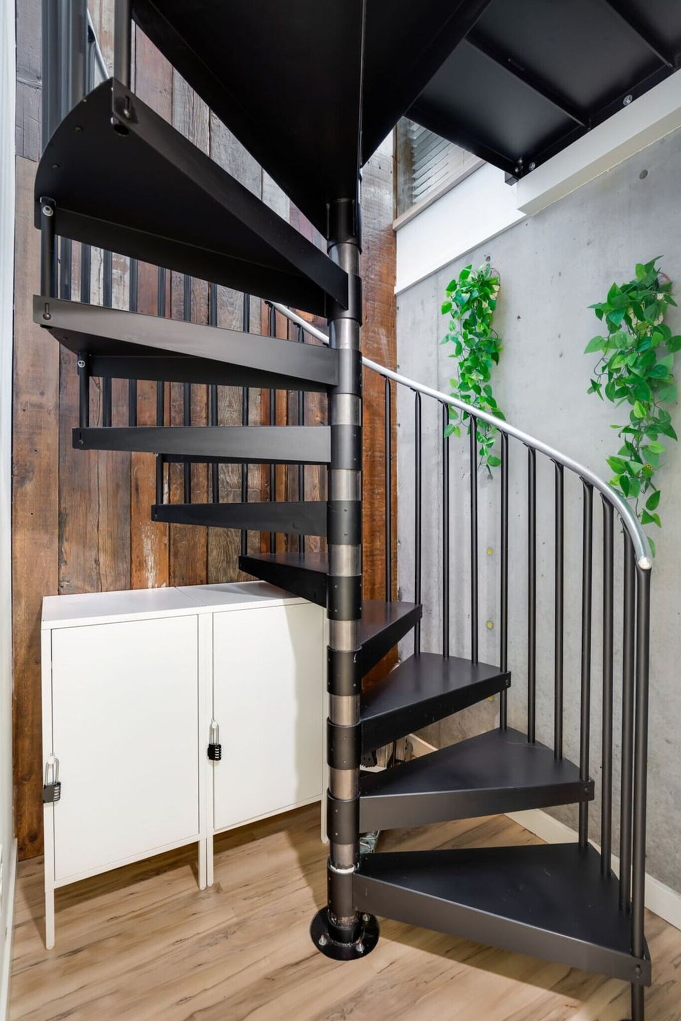 Building Photo - 3843 21st Ave SW