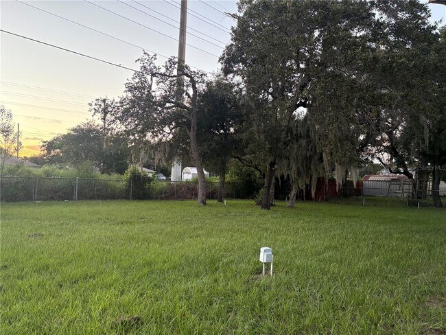 Building Photo - 1529 Larkin Rd