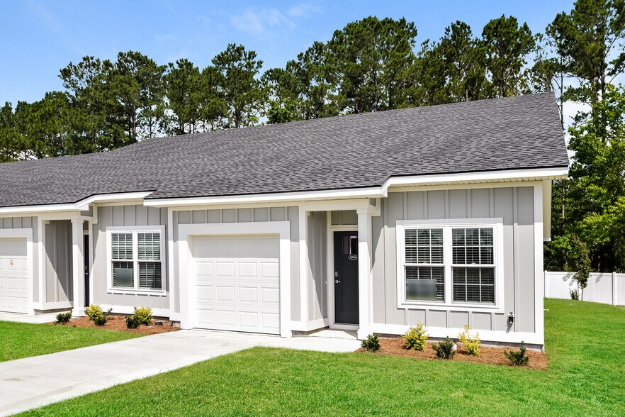 1074 Walker Point Way - SQFT 1153 - 000-photo-front-view-12802196 - Walker Point