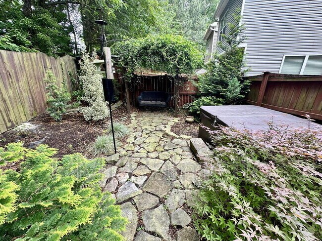 Building Photo - 121 Park Ridge Way