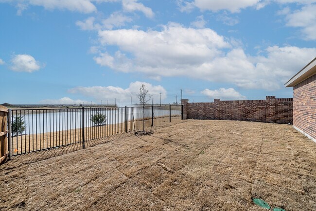 Building Photo - 14004 Birch Farm Dr