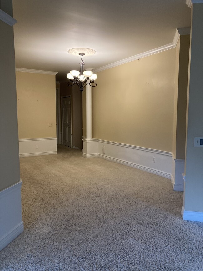 Building Photo - 41645 Copper Creek Dr