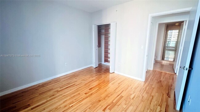 Building Photo - 1331 Brickell Bay Dr