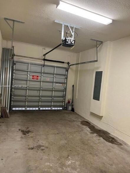 Building Photo - 144 NE 37th Terrace