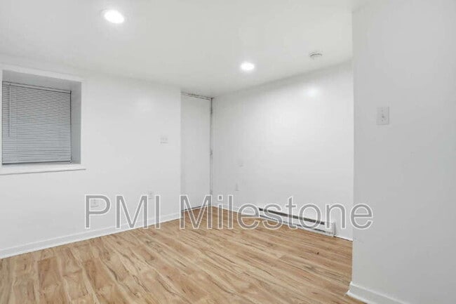 Building Photo - 316 N High St