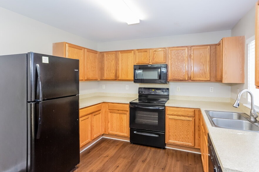 Building Photo - 7028 Indian Ridge Ln