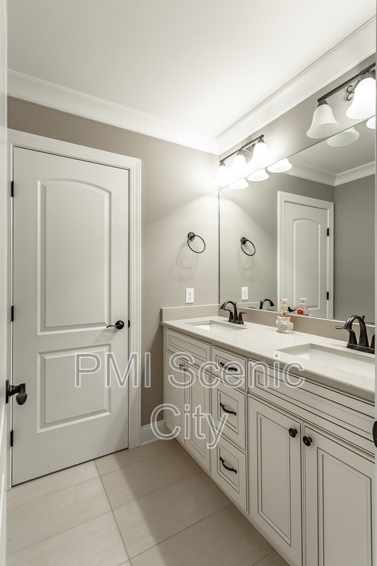 Building Photo - 7725 Peppertree Dr