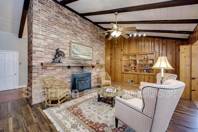 Building Photo - 289 Ashbrook Dr