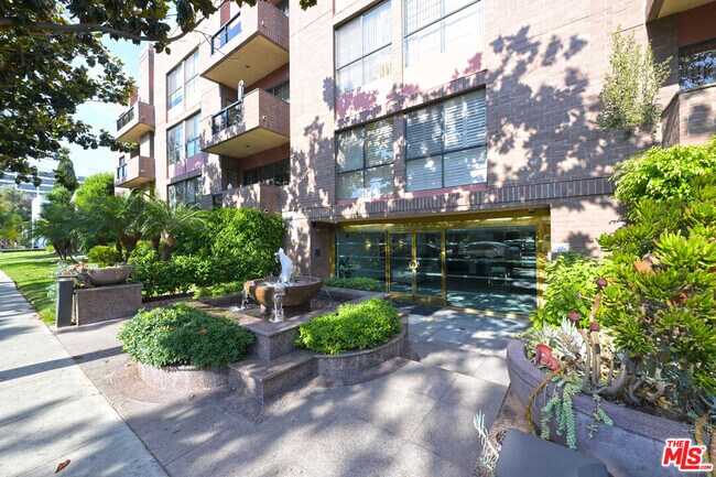 Building Photo - 234 S Gale Dr