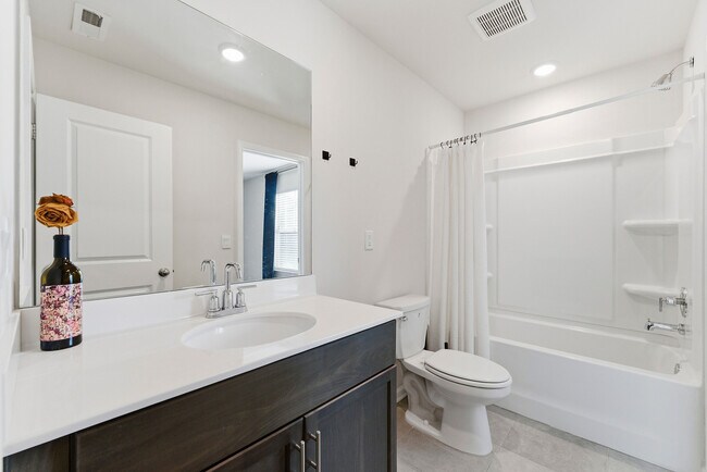 Building Photo - 1429 Vayda Ct