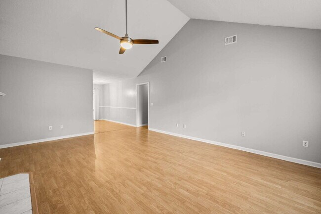 Building Photo - Charming All-Brick Home with Garage & Covered Patio!