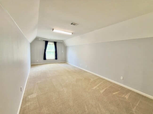Building Photo - 570 Winding Valley Cove