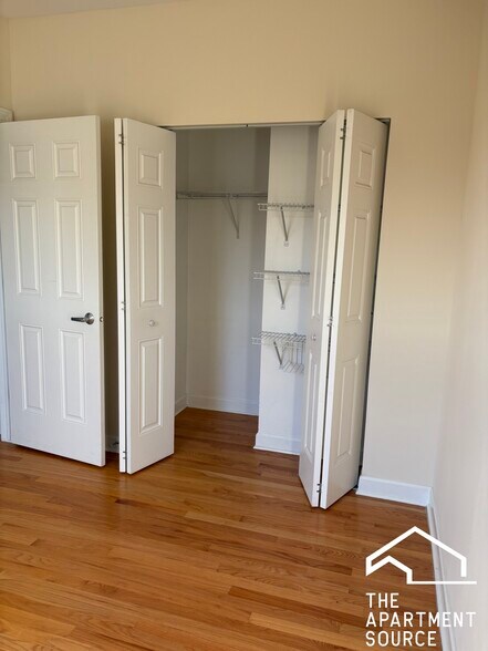 Building Photo - 3246 N Clifton Ave