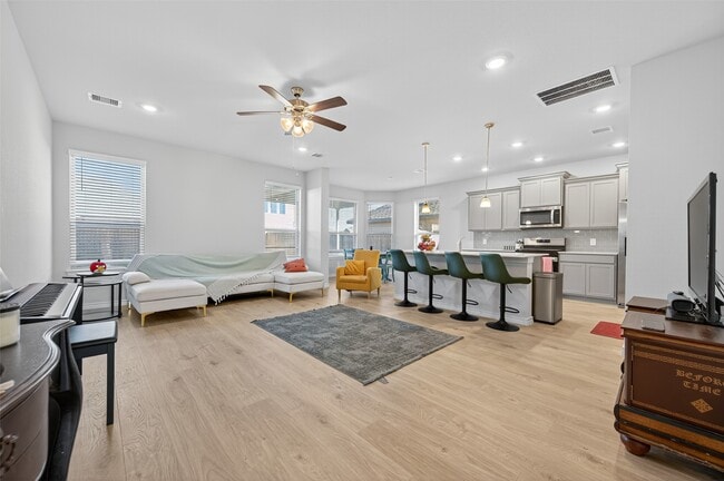 Building Photo - 6207 Trado Dr