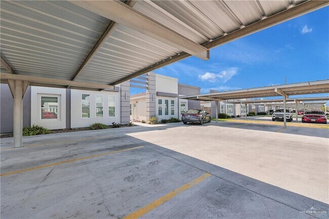 Primary Photo - 14 S Dahlia St