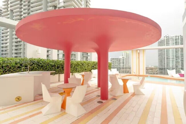 Building Photo - 31 SW 6th St